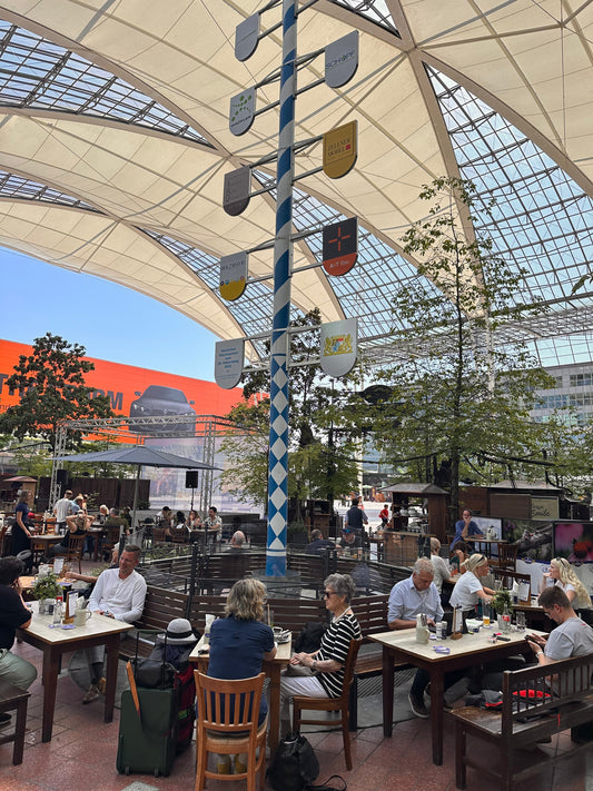 Airbräu Biergarten München Flughafen: Hausgebrautes Bier & Bayern