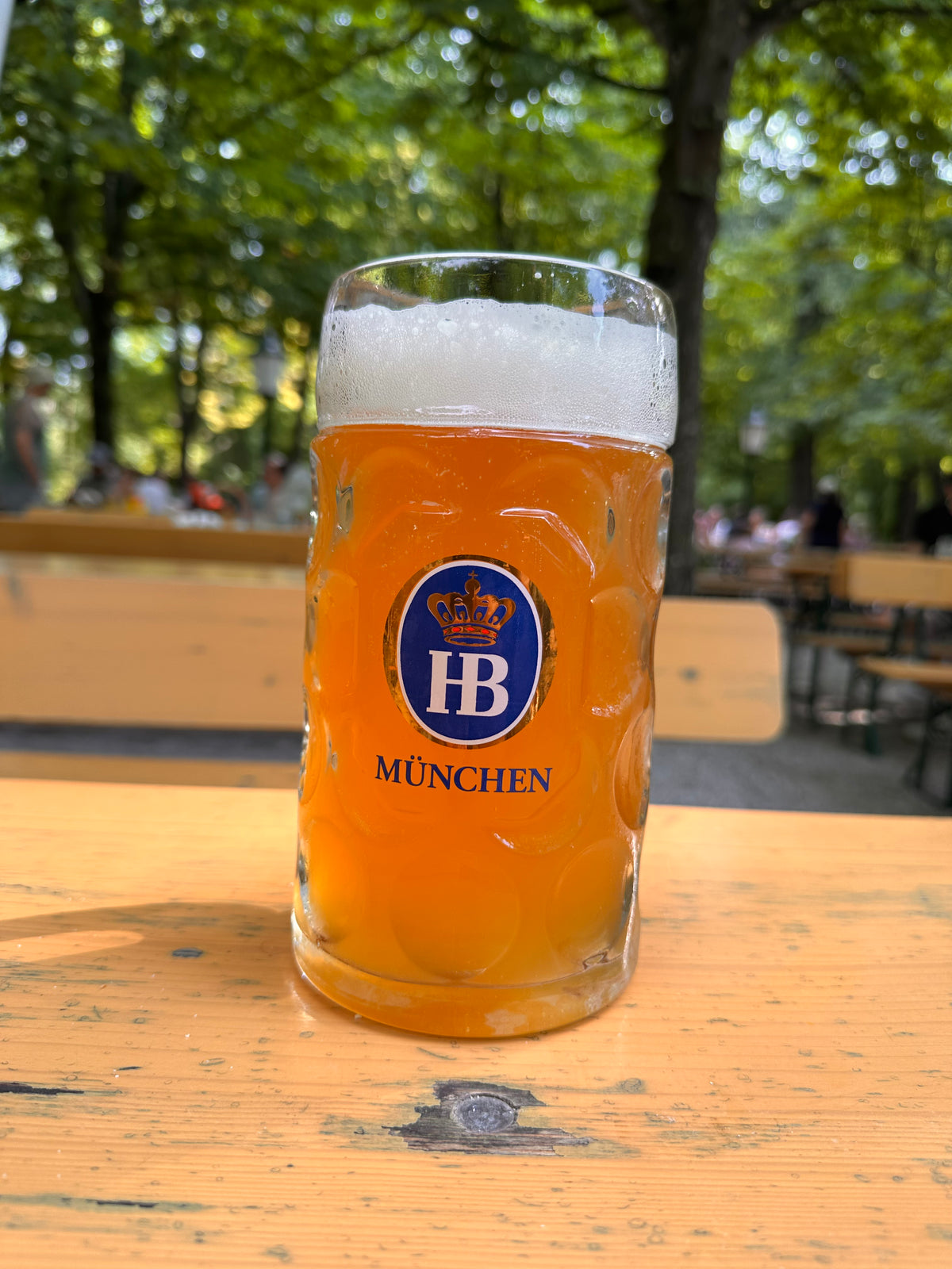 Bier im Aumeister Biergarten München