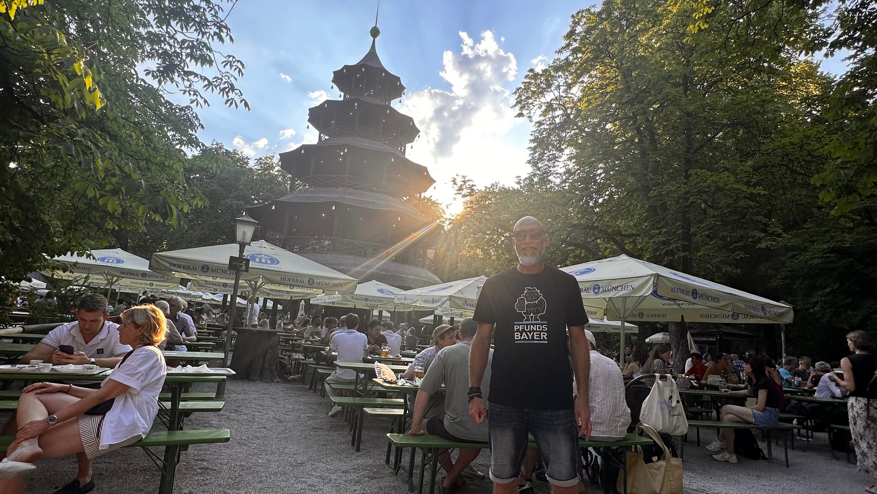 Biergarten am Chinesischen Turm im Englischen Garten München