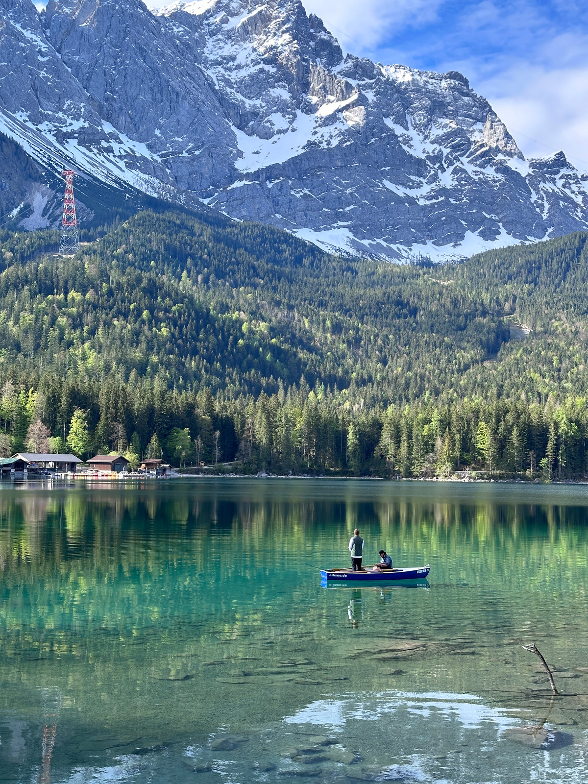 Sommer am Eibsee mit Wasser und Bergkulisse