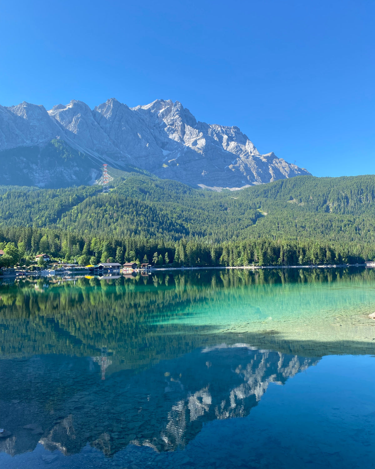 Eibsee bei Grainau mit Blick auf die Zugspitze