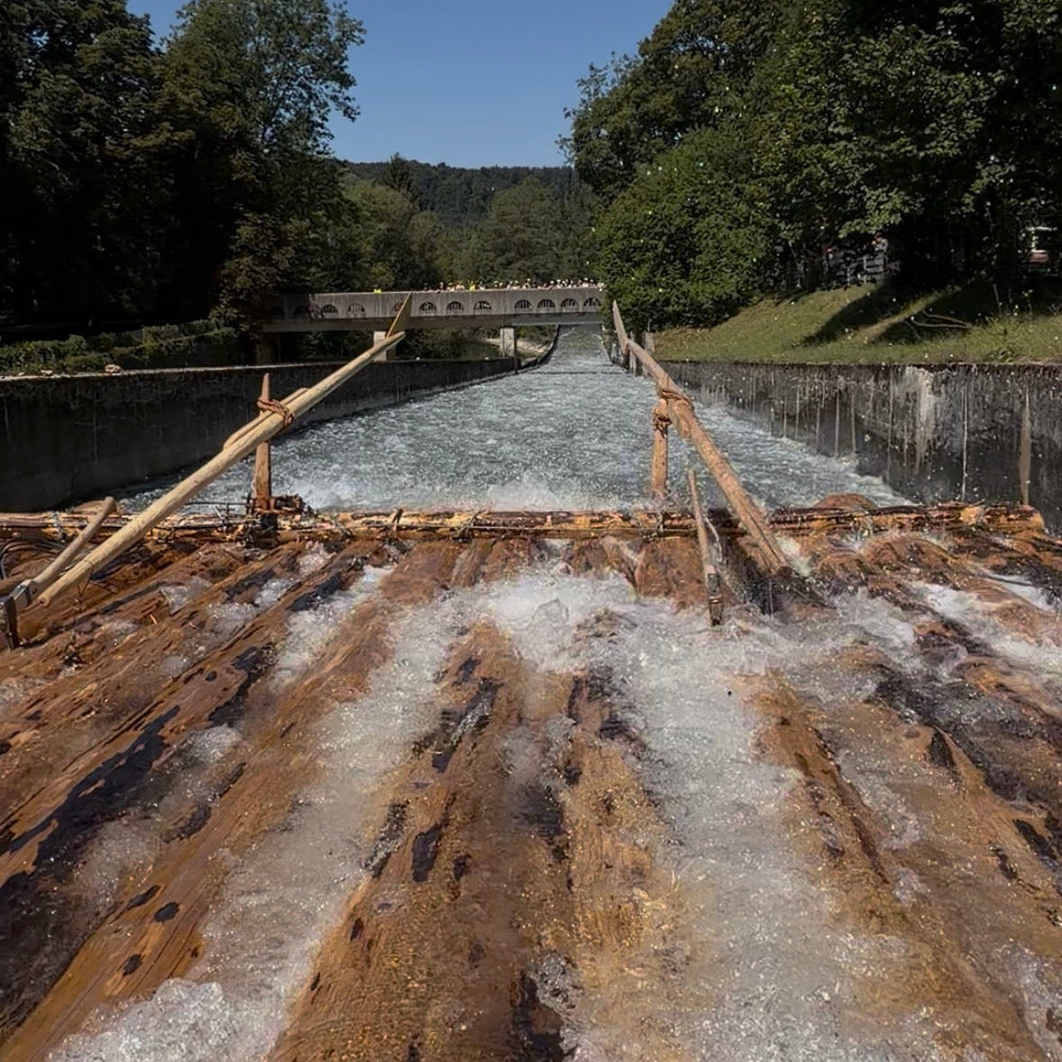 Floßrutsche Mühltal Isarflossfahrt