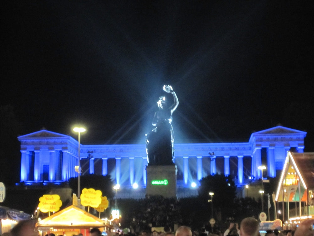 Lichtshow an der Bavaria zum Oktoberfest