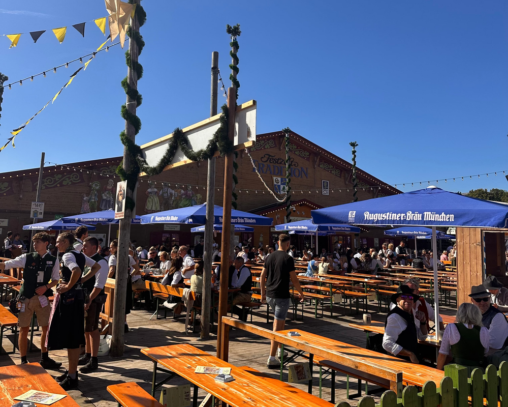 Festzelt Tradition auf dem Oktoberfest in München