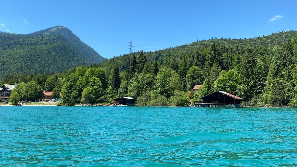 Walchensee in Oberbayern mit Bergkulisse